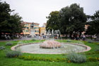 Werona. Fontanna na Piazza Bra - głównym i największym placu w mieście. - foto: wnieznane.pl Werona. Fontanna na Piazza Bra - głównym i największym placu w mieście. - foto: wnieznane.pl