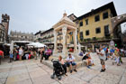 Werona. Piazza delle Erbe (Plac Ziół). - foto: wnieznane.pl Werona. Piazza delle Erbe (Plac Ziół). - foto: wnieznane.pl