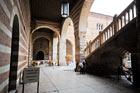 Werona. Wewnętrzny dziedziniec Palazzo del Comune (Palazzo della Ragione). - foto: wnieznane.pl Werona. Wewnętrzny dziedziniec Palazzo del Comune (Palazzo della Ragione). - foto: wnieznane.pl