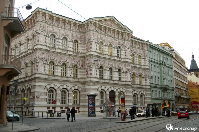 Pięknie zdobione praskie kamienice. - foto: wnieznane.pl Pięknie zdobione praskie kamienice. - foto: wnieznane.pl