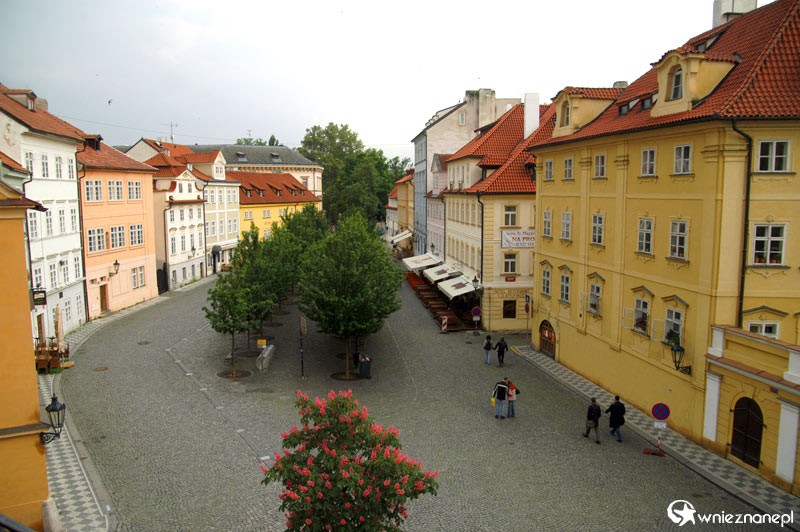 Mala Strana widziana z Mostu Karola. - foto: wnieznane.pl Mala Strana widziana z Mostu Karola. - foto: wnieznane.pl