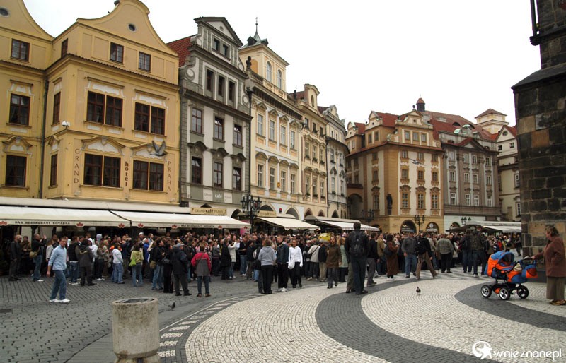 Na rynku staromiejskim w Pradze. - foto: wnieznane.pl Na rynku staromiejskim w Pradze. - foto: wnieznane.pl