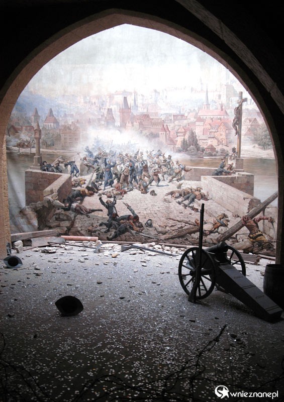 W Labiryncie Luster na wzgórzu Petrin. - foto: wnieznane.pl W Labiryncie Luster na wzgórzu Petrin. - foto: wnieznane.pl