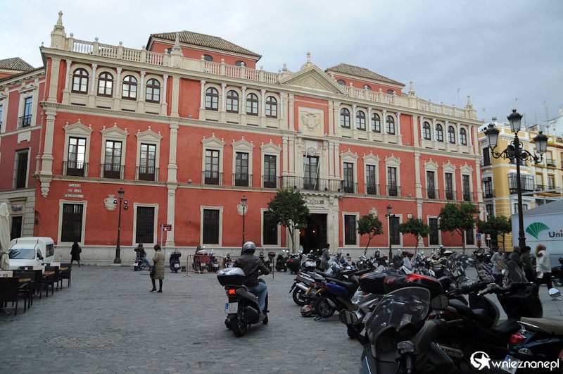 Hiszpania. Na starym mieście w Sevilli. - foto: wnieznane.pl Hiszpania. Na starym mieście w Sevilli. - foto: wnieznane.pl