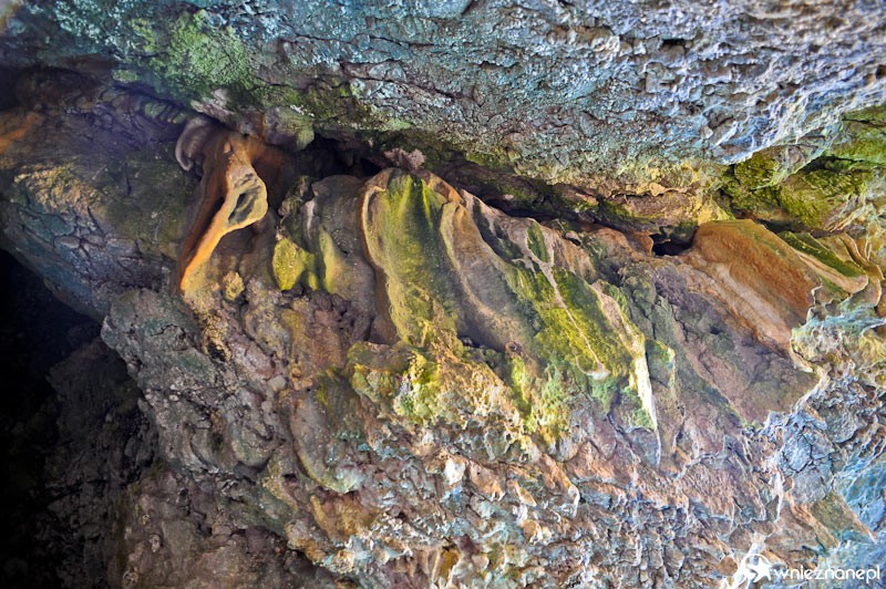 Grecka wyspa Korfu. Nacieki w Nausika Cave, jednej z Błękitnych Grot w okolicy Paleokastritsy. - foto: wnieznane.pl Grecka wyspa Korfu. Nacieki w Nausika Cave, jednej z Błękitnych Grot w okolicy Paleokastritsy. - foto: wnieznane.pl