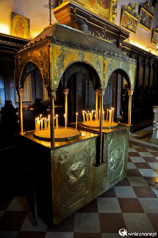 Grecka wyspa Korfu. Wnętrze monastyru Theotokou w miejscowości Paleokastritsa. - foto: wnieznane.pl Grecka wyspa Korfu. Wnętrze monastyru Theotokou w miejscowości Paleokastritsa. - foto: wnieznane.pl