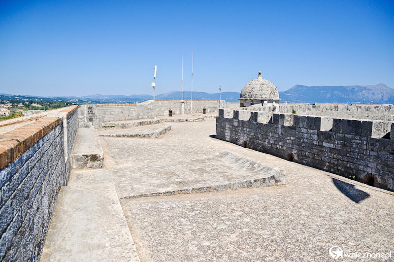 Grecka wyspa Korfu. W obrębie Nowej Twierdzy w stolicy wyspy, Kerkirze. - foto: wnieznane.pl Grecka wyspa Korfu. W obrębie Nowej Twierdzy w stolicy wyspy, Kerkirze. - foto: wnieznane.pl