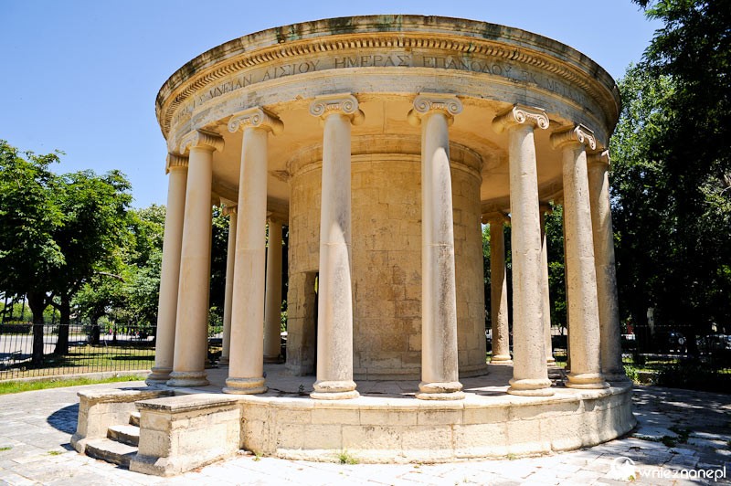 Grecka wyspa Korfu. Rotunda Maitlanda w obrębie Spianady w stolicy wyspy, Kerkirze. - foto: wnieznane.pl Grecka wyspa Korfu. Rotunda Maitlanda w obrębie Spianady w stolicy wyspy, Kerkirze. - foto: wnieznane.pl