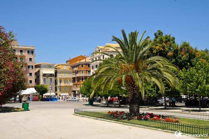 Grecka wyspa Korfu. Spianada w stolicy wyspy, Kerkirze. - foto: wnieznane.pl Grecka wyspa Korfu. Spianada w stolicy wyspy, Kerkirze. - foto: wnieznane.pl