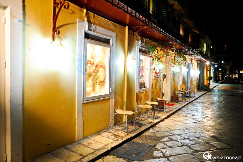 Grecka wyspa Korfu. Stolica wyspy, Kerkira nocą. - foto: wnieznane.pl Grecka wyspa Korfu. Stolica wyspy, Kerkira nocą. - foto: wnieznane.pl