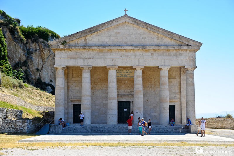 Grecka wyspa Korfu. Kościół Agios Georgios w obrębie Starej Fortecy w stolicy wyspy, Kerkirze. - foto: wnieznane.pl Grecka wyspa Korfu. Kościół Agios Georgios w obrębie Starej Fortecy w stolicy wyspy, Kerkirze. - foto: wnieznane.pl