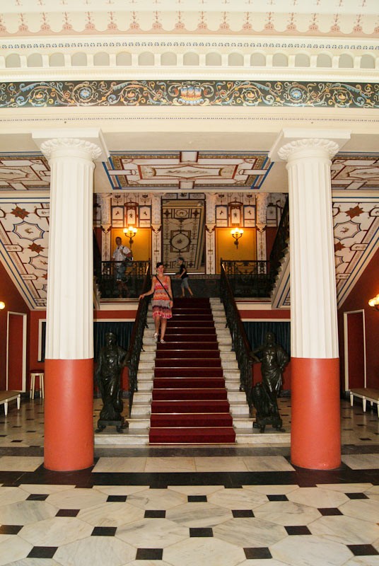 Grecka wyspa Korfu. Wnętrze pałacu Achillion niedaleko Gastouri. - foto: Bodzis Grecka wyspa Korfu. Wnętrze pałacu Achillion niedaleko Gastouri. - foto: Bodzis