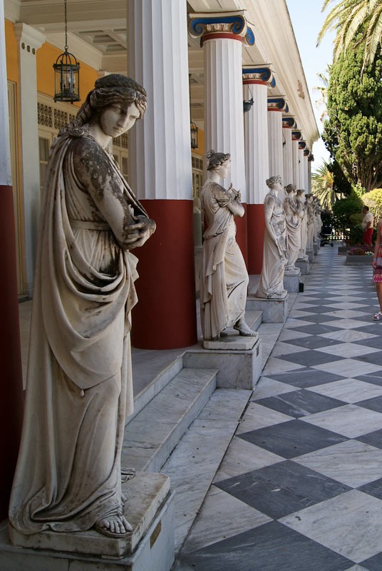 Grecka wyspa Korfu. W pałacu Achillion niedaleko Gastouri. - foto: Bodzis Grecka wyspa Korfu. W pałacu Achillion niedaleko Gastouri. - foto: Bodzis