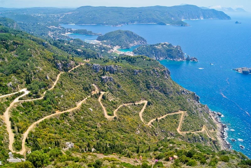 Grecka wyspa Korfu. Widok na Paleokastritsę z zamku Angelokastro. - foto: Bodzis Grecka wyspa Korfu. Widok na Paleokastritsę z zamku Angelokastro. - foto: Bodzis