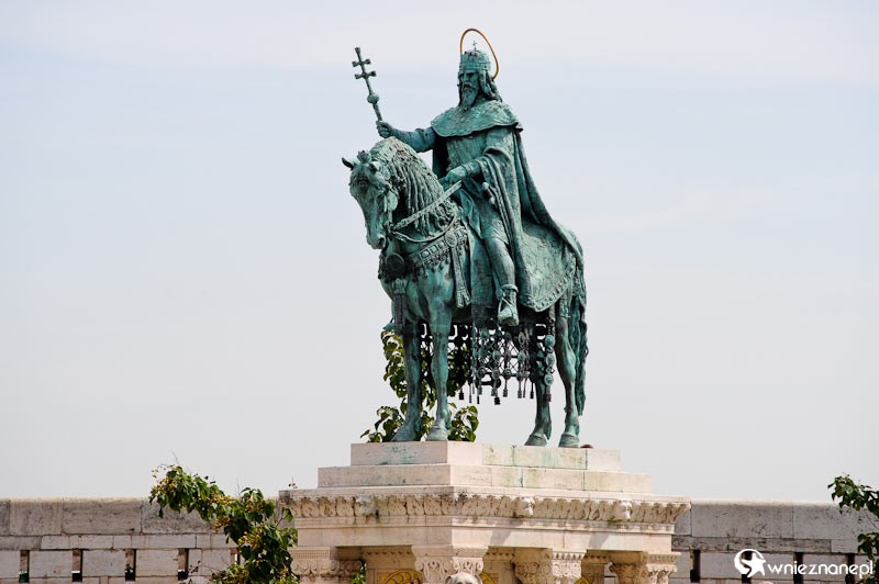 Budapeszt. Konny pomnik króla Węgier św. Stefana. - foto: wnieznane.pl Budapeszt. Konny pomnik króla Węgier św. Stefana. - foto: wnieznane.pl