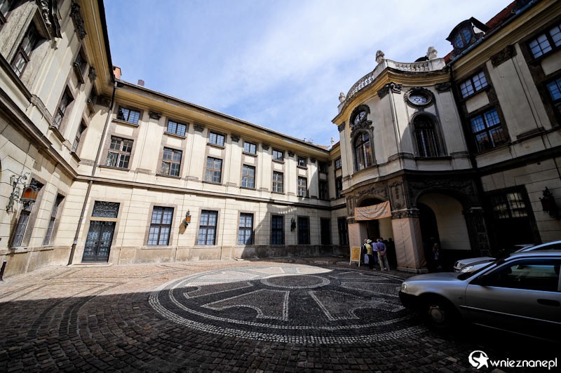 Budapeszt. Jeden z wielu placyków na Starym Mieście. - foto: wnieznane.pl Budapeszt. Jeden z wielu placyków na Starym Mieście. - foto: wnieznane.pl