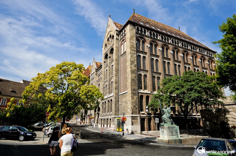 Budapeszt. Plac Bramy Wiedeńskiej na Starym Mieście. - foto: wnieznane.pl Budapeszt. Plac Bramy Wiedeńskiej na Starym Mieście. - foto: wnieznane.pl