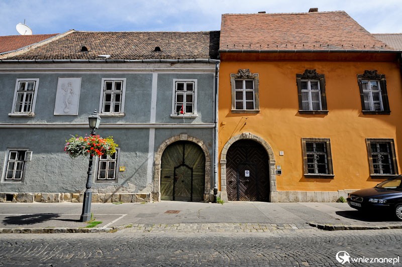 Budapeszt. Na jednej z uliczek Starego Miasta. - foto: wnieznane.pl Budapeszt. Na jednej z uliczek Starego Miasta. - foto: wnieznane.pl