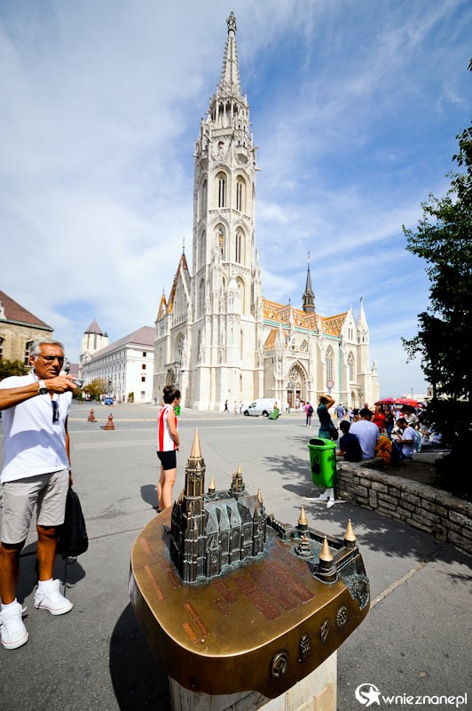 Budapeszt. Kościół Macieja i jego makieta. - foto: wnieznane.pl Budapeszt. Kościół Macieja i jego makieta. - foto: wnieznane.pl