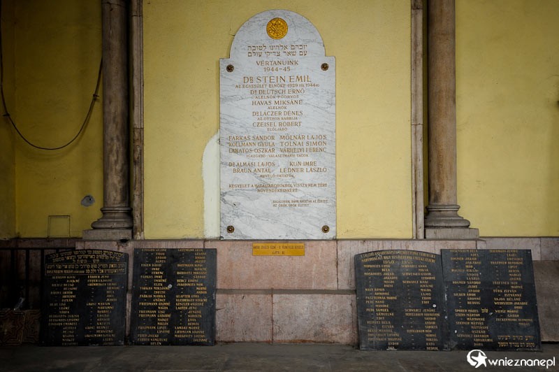 Budapeszt. Na terenie Synagogi. - foto: wnieznane.pl Budapeszt. Na terenie Synagogi. - foto: wnieznane.pl