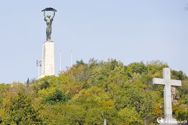 Budapeszt. Pomnik Wolności na Wzgórzu Gellerta. - foto: wnieznane.pl Budapeszt. Pomnik Wolności na Wzgórzu Gellerta. - foto: wnieznane.pl