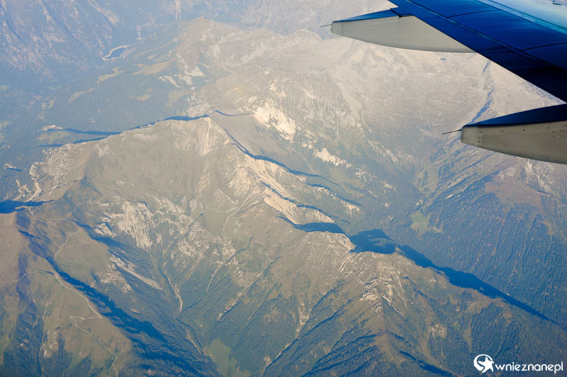 Widok z samolotu na Alpy. - foto: wnieznane.pl Widok z samolotu na Alpy. - foto: wnieznane.pl