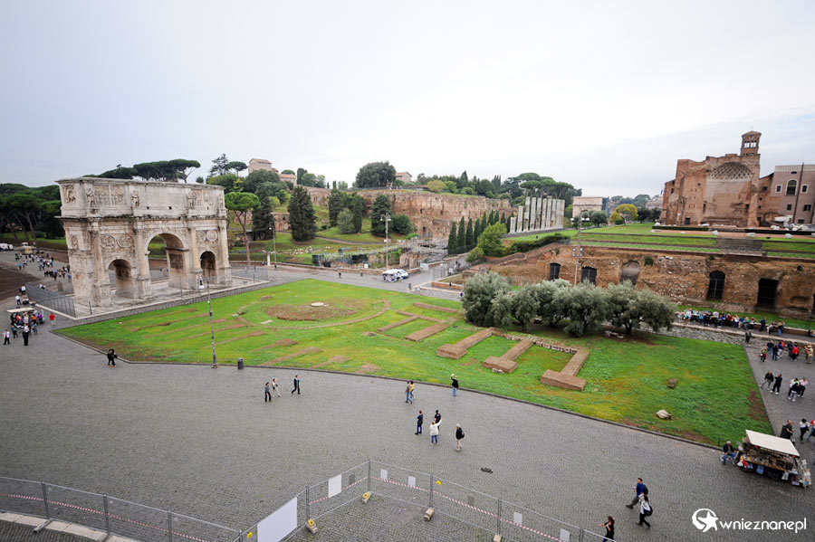 Rzym. Widok z Koloseum na Łuk Konstantyna, Palatyn i Forum Romanum. - foto: wnieznane.pl Rzym. Widok z Koloseum na Łuk Konstantyna, Palatyn i Forum Romanum. - foto: wnieznane.pl