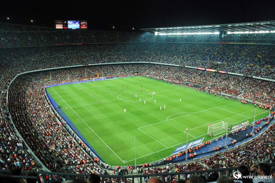 Barcelona. Camp Nou - za chwilę drużyny FC Barcelona i RCD Mallorca rozpoczną drugą połowę meczu. - foto: wnieznane.pl Barcelona. Camp Nou - za chwilę drużyny FC Barcelona i RCD Mallorca rozpoczną drugą połowę meczu. - foto: wnieznane.pl