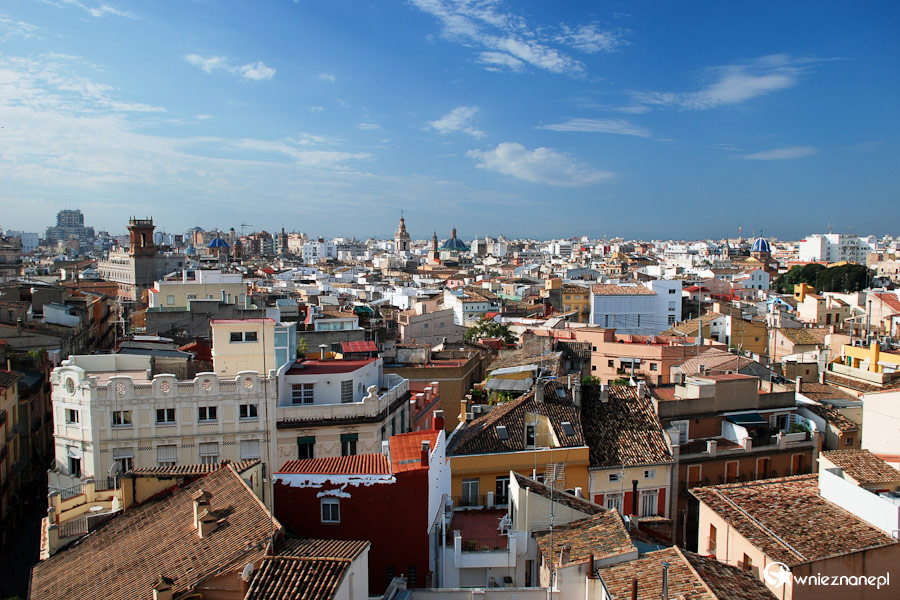 Walencja. Panorama miasta widziana z wież Serrano. - foto: wnieznane.pl Walencja. Panorama miasta widziana z wież Serrano. - foto: wnieznane.pl