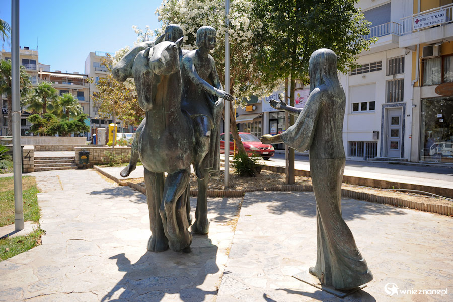 Wyspa Kreta. Pomnik w Heraklionie. - foto: wnieznane.pl Wyspa Kreta. Pomnik w Heraklionie. - foto: wnieznane.pl