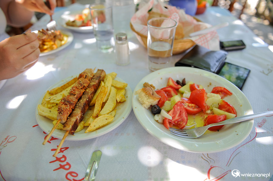 Wyspa Kreta. Niedzielny obiad w Margarites. - foto: wnieznane.pl Wyspa Kreta. Niedzielny obiad w Margarites. - foto: wnieznane.pl