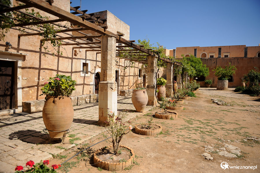 Wyspa Kreta. Na terenie klasztoru Moni Arkadiu. - foto: wnieznane.pl Wyspa Kreta. Na terenie klasztoru Moni Arkadiu. - foto: wnieznane.pl