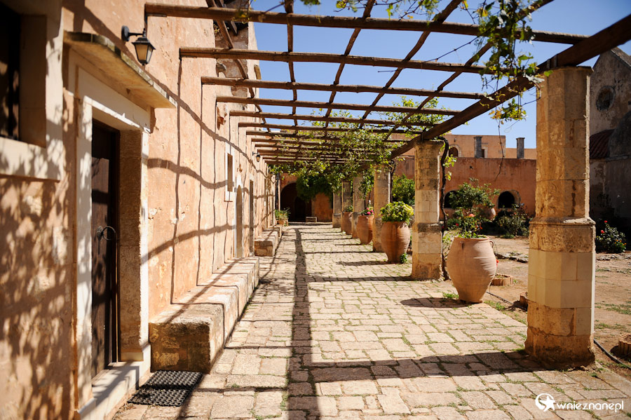 Wyspa Kreta. Na terenie klasztoru Moni Arkadiu. - foto: wnieznane.pl Wyspa Kreta. Na terenie klasztoru Moni Arkadiu. - foto: wnieznane.pl