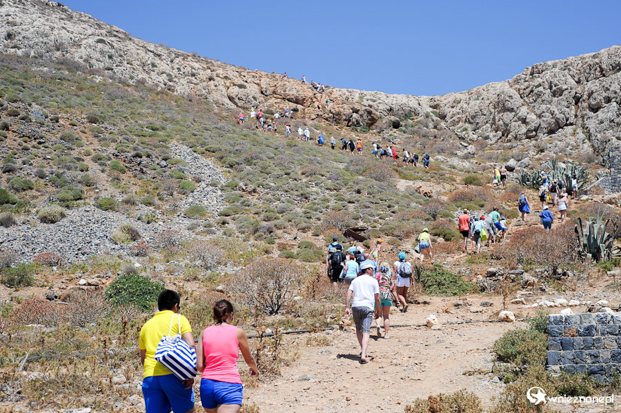 Wyspa Kreta. Podejście do Twierdzy na Gramvousie. - foto: wnieznane.pl Wyspa Kreta. Podejście do Twierdzy na Gramvousie. - foto: wnieznane.pl