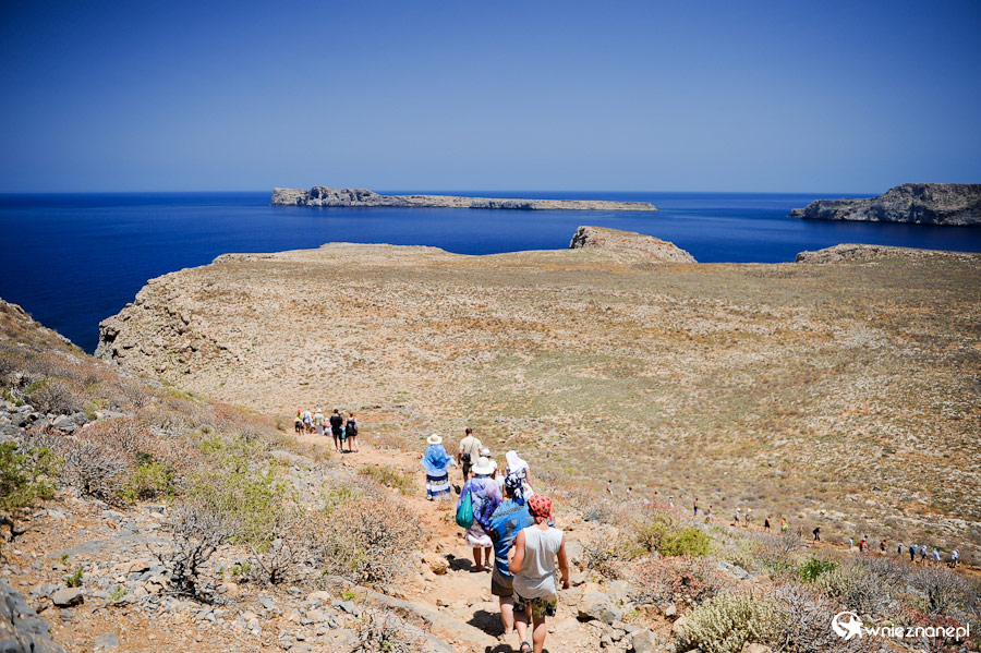 Wyspa Kreta. Zejście z twierdzy na Gramvousie. - foto: wnieznane.pl Wyspa Kreta. Zejście z twierdzy na Gramvousie. - foto: wnieznane.pl