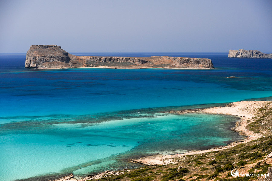 Wyspa Kreta. Wspaniałe krajobrazy laguny Balos. W tle wyspa Gramvousa. - foto: wnieznane.pl Wyspa Kreta. Wspaniałe krajobrazy laguny Balos. W tle wyspa Gramvousa. - foto: wnieznane.pl