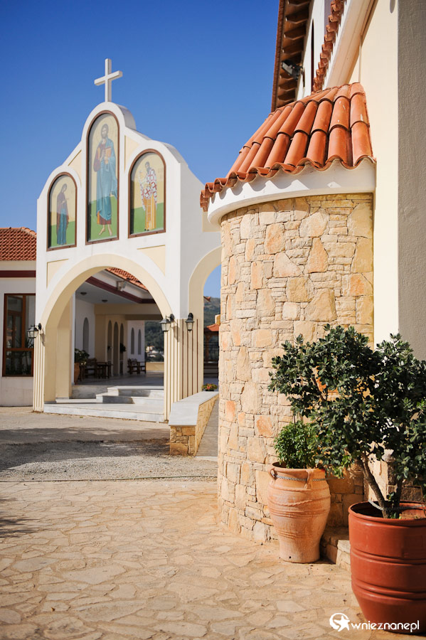 Wyspa Kreta. Piękny kościół w Spili. - foto: wnieznane.pl Wyspa Kreta. Piękny kościół w Spili. - foto: wnieznane.pl