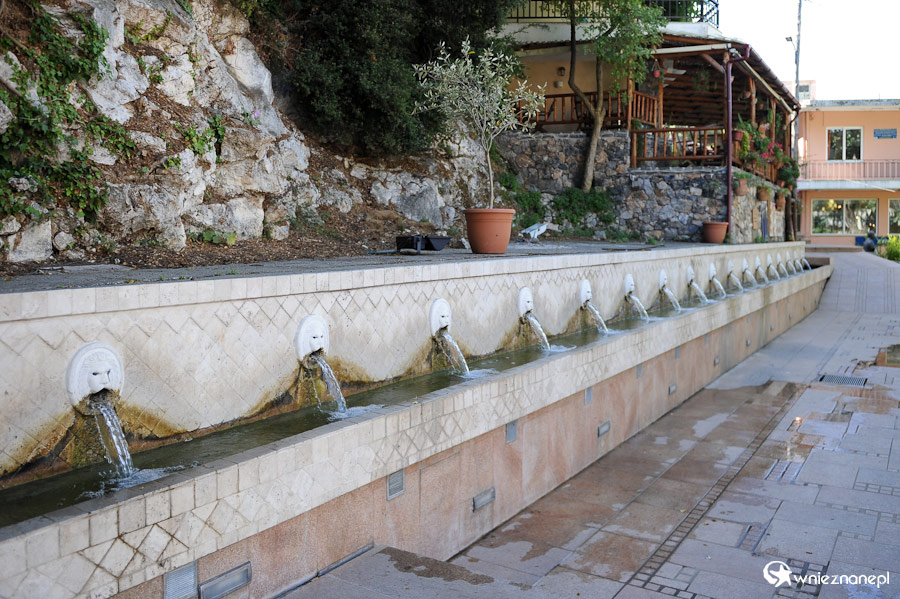 Wyspa Kreta. Wenecka fontanna w Spili. - foto: wnieznane.pl Wyspa Kreta. Wenecka fontanna w Spili. - foto: wnieznane.pl