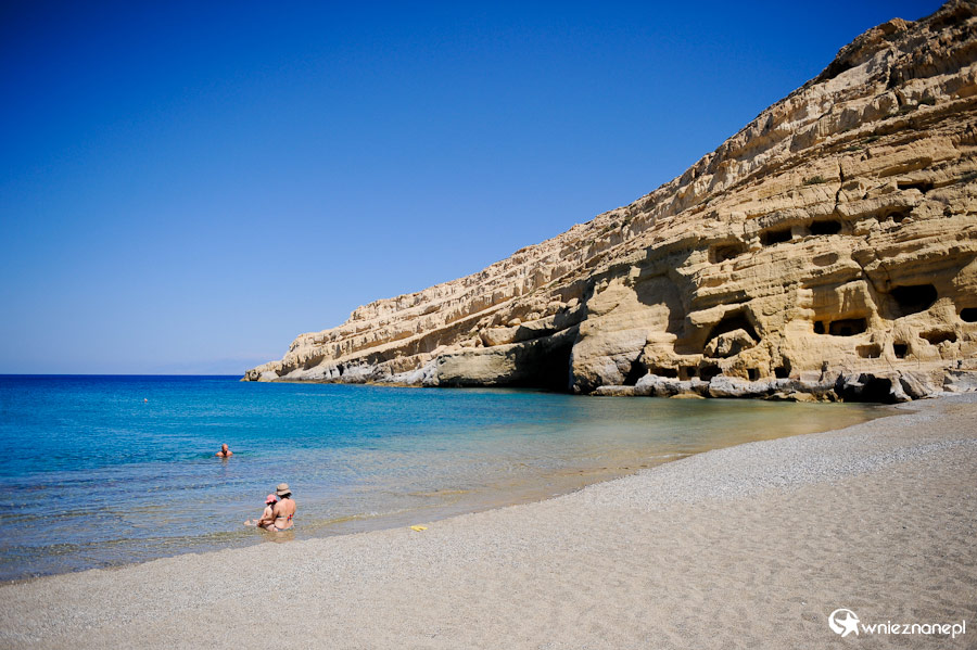 Wyspa Kreta. Widok na morze i jaskinie w klifie w Matali. - foto: wnieznane.pl Wyspa Kreta. Widok na morze i jaskinie w klifie w Matali. - foto: wnieznane.pl