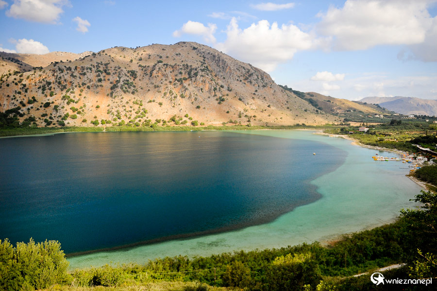 Wyspa Kreta. Jezioro Kourna o poranku. - foto: wnieznane.pl Wyspa Kreta. Jezioro Kourna o poranku. - foto: wnieznane.pl