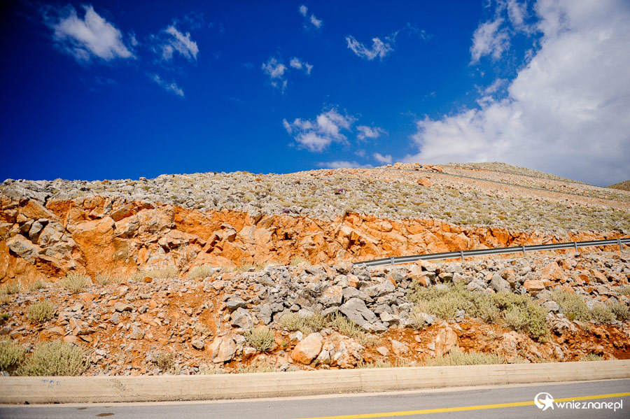 Wyspa Kreta. Górska serpentyna łącząca Chora Sfakion z Aradeną. - foto: wnieznane.pl Wyspa Kreta. Górska serpentyna łącząca Chora Sfakion z Aradeną. - foto: wnieznane.pl