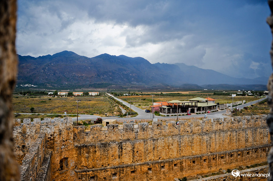 Wyspa Kreta. Ruiny twierdzy Frangokastello. - foto: wnieznane.pl Wyspa Kreta. Ruiny twierdzy Frangokastello. - foto: wnieznane.pl
