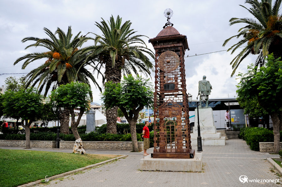 Wyspa Kreta. Jeden z placów w Rethymnonie. - foto: wnieznane.pl Wyspa Kreta. Jeden z placów w Rethymnonie. - foto: wnieznane.pl