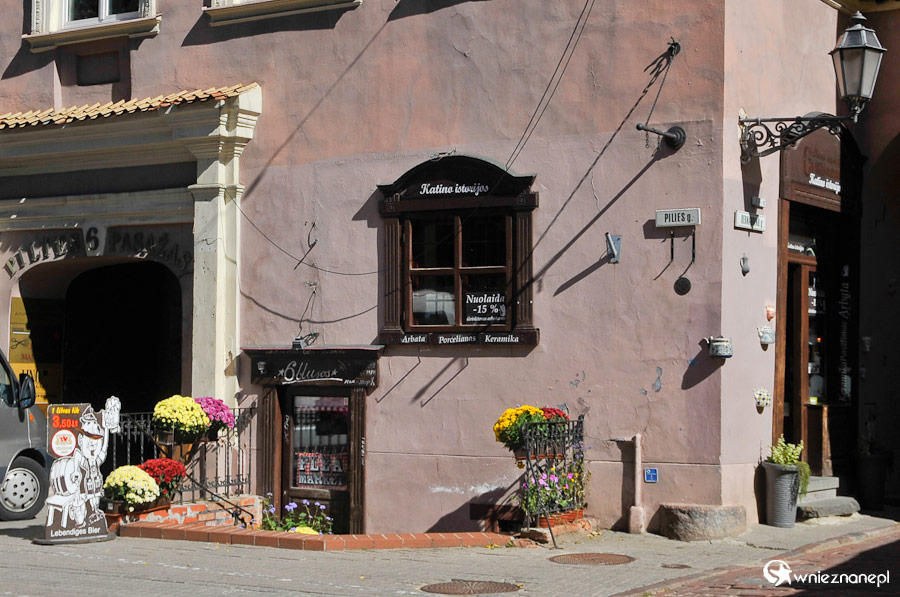 Wilno. Na Starym Mieście, ulica Zamkowa. - foto: wnieznane.pl Wilno. Na Starym Mieście, ulica Zamkowa. - foto: wnieznane.pl