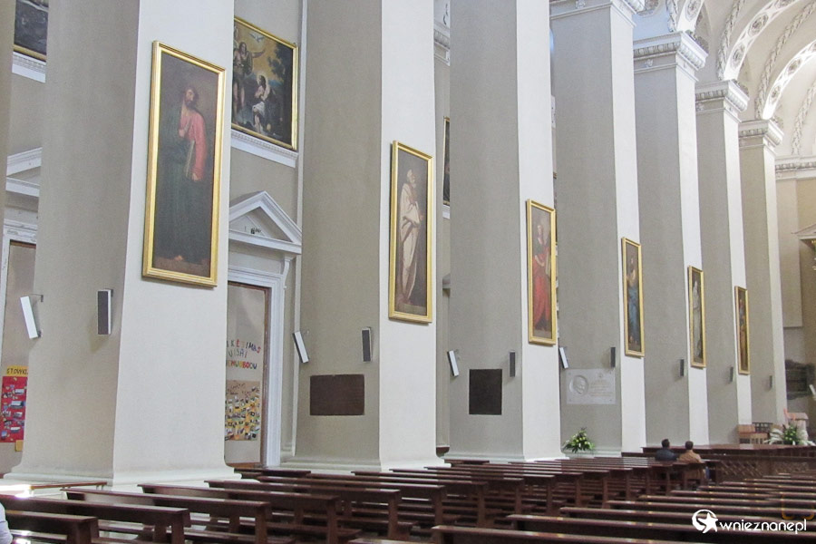 Wilno. Wnętrze Archikatedry Bazyliki. - foto: wnieznane.pl Wilno. Wnętrze Archikatedry Bazyliki. - foto: wnieznane.pl