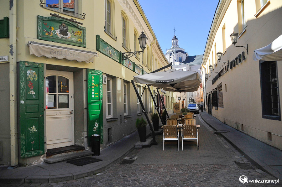 Wilno. Pusta uliczka na Starym Mieście. - foto: wnieznane.pl Wilno. Pusta uliczka na Starym Mieście. - foto: wnieznane.pl