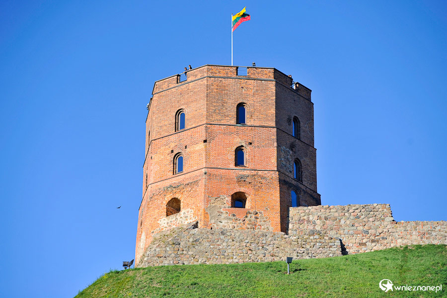 Wilno. Baszta Giedymina, z której wierzchołka rozpościera się ładny widok na miasto. - foto: wnieznane.pl Wilno. Baszta Giedymina, z której wierzchołka rozpościera się ładny widok na miasto. - foto: wnieznane.pl