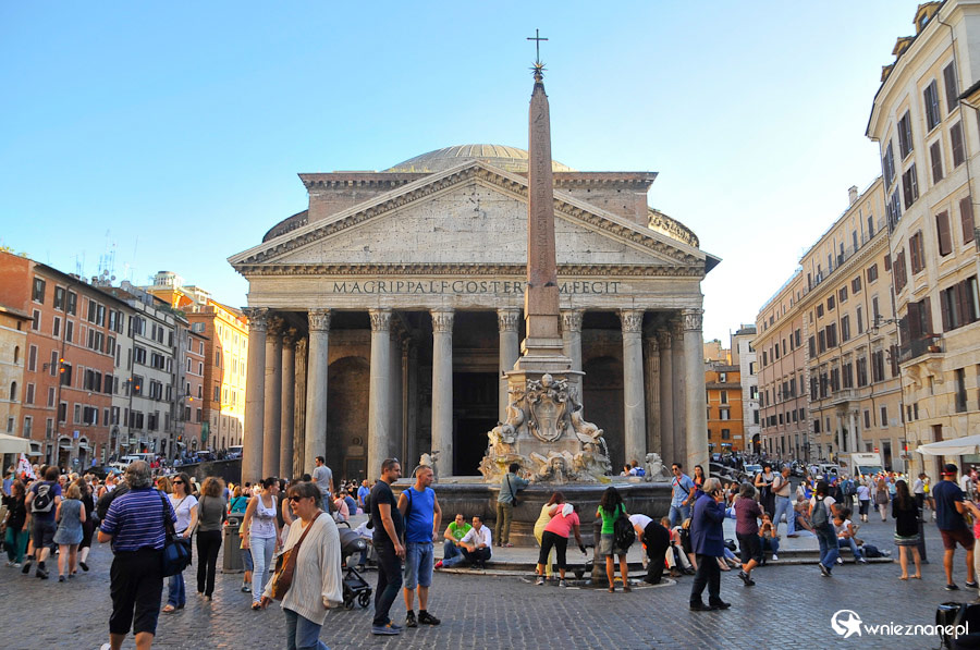 Rzym. Panteon i Piazza della Rotonda. - foto: wnieznane.pl Rzym. Panteon i Piazza della Rotonda. - foto: wnieznane.pl