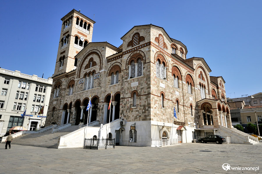 Piękny duży kościół w Pireusie. - foto: wnieznane.pl Piękny duży kościół w Pireusie. - foto: wnieznane.pl