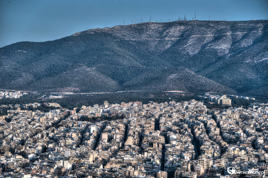 Ateny. Wieczorna panorama miasta widziana ze Wzgórza Likavitos. - foto: wnieznane.pl Ateny. Wieczorna panorama miasta widziana ze Wzgórza Likavitos. - foto: wnieznane.pl